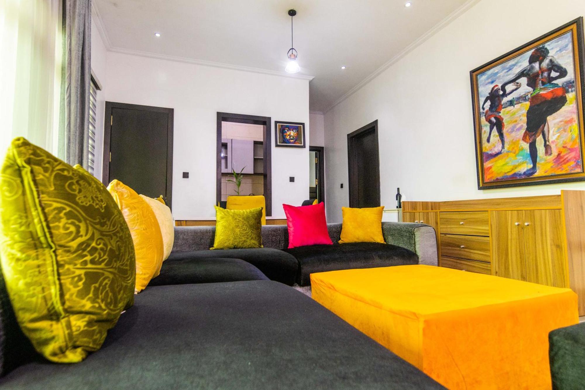 Nelson Mandela Gardens Hotel Okpanam Екстериор снимка