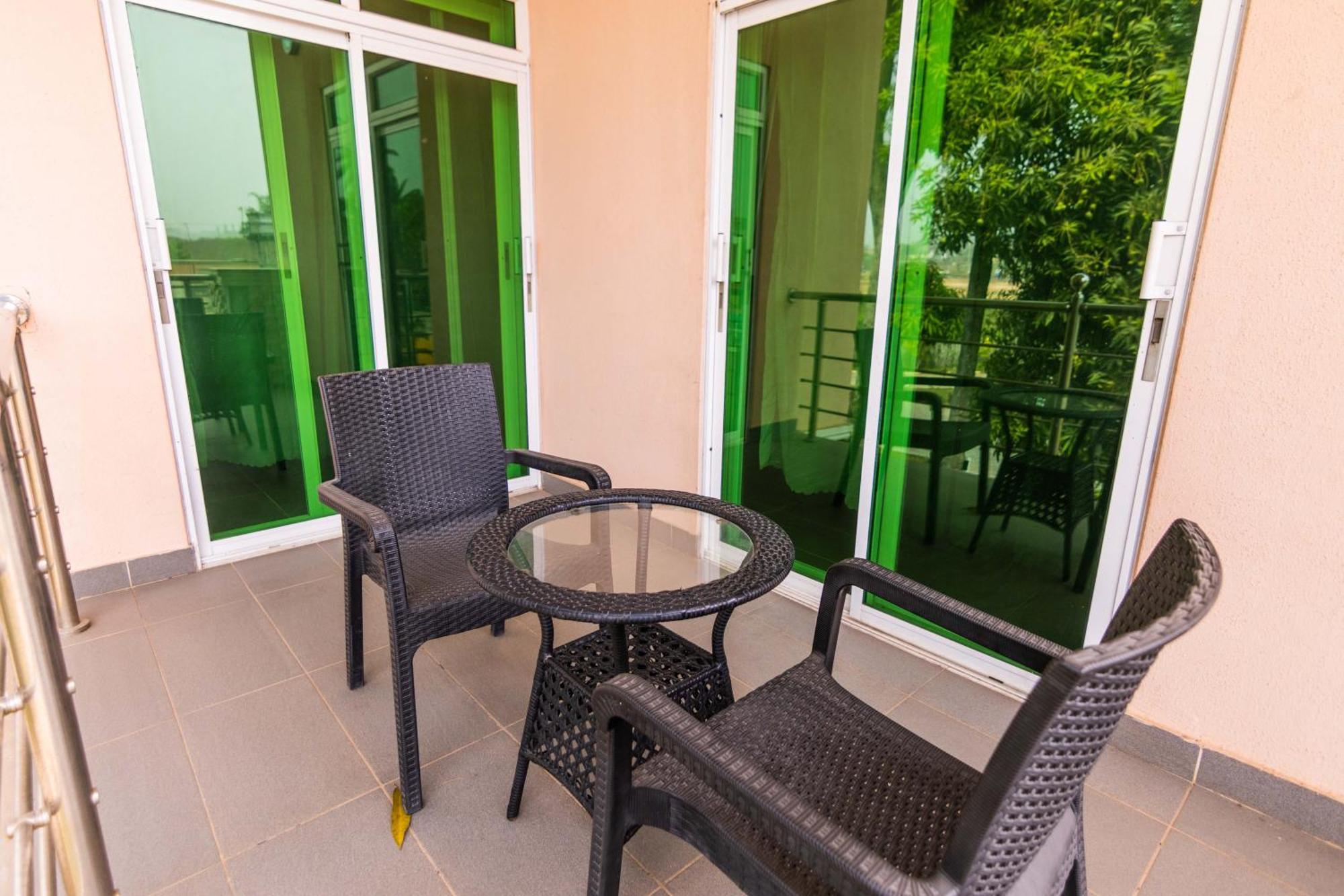 Nelson Mandela Gardens Hotel Okpanam Екстериор снимка