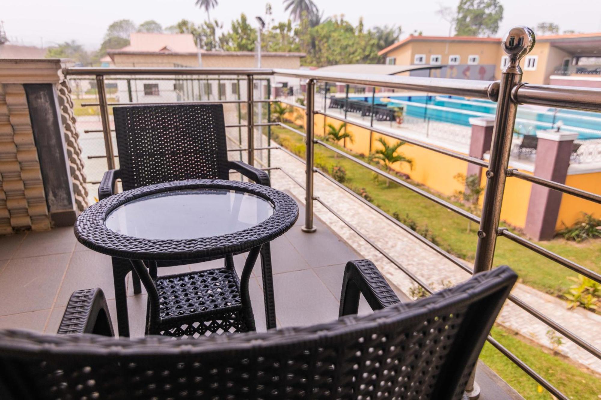Nelson Mandela Gardens Hotel Okpanam Екстериор снимка